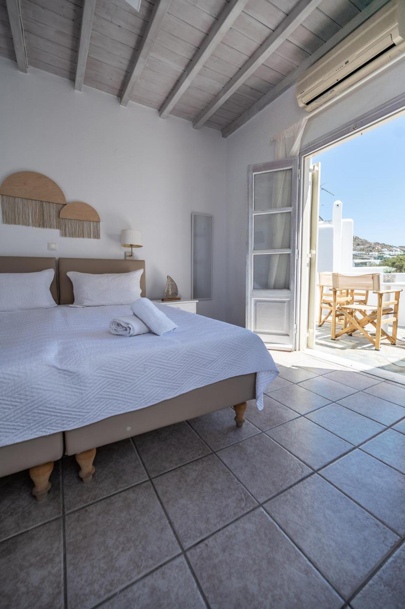 Love hotel Twins-trisa Ornos (Mykonos)