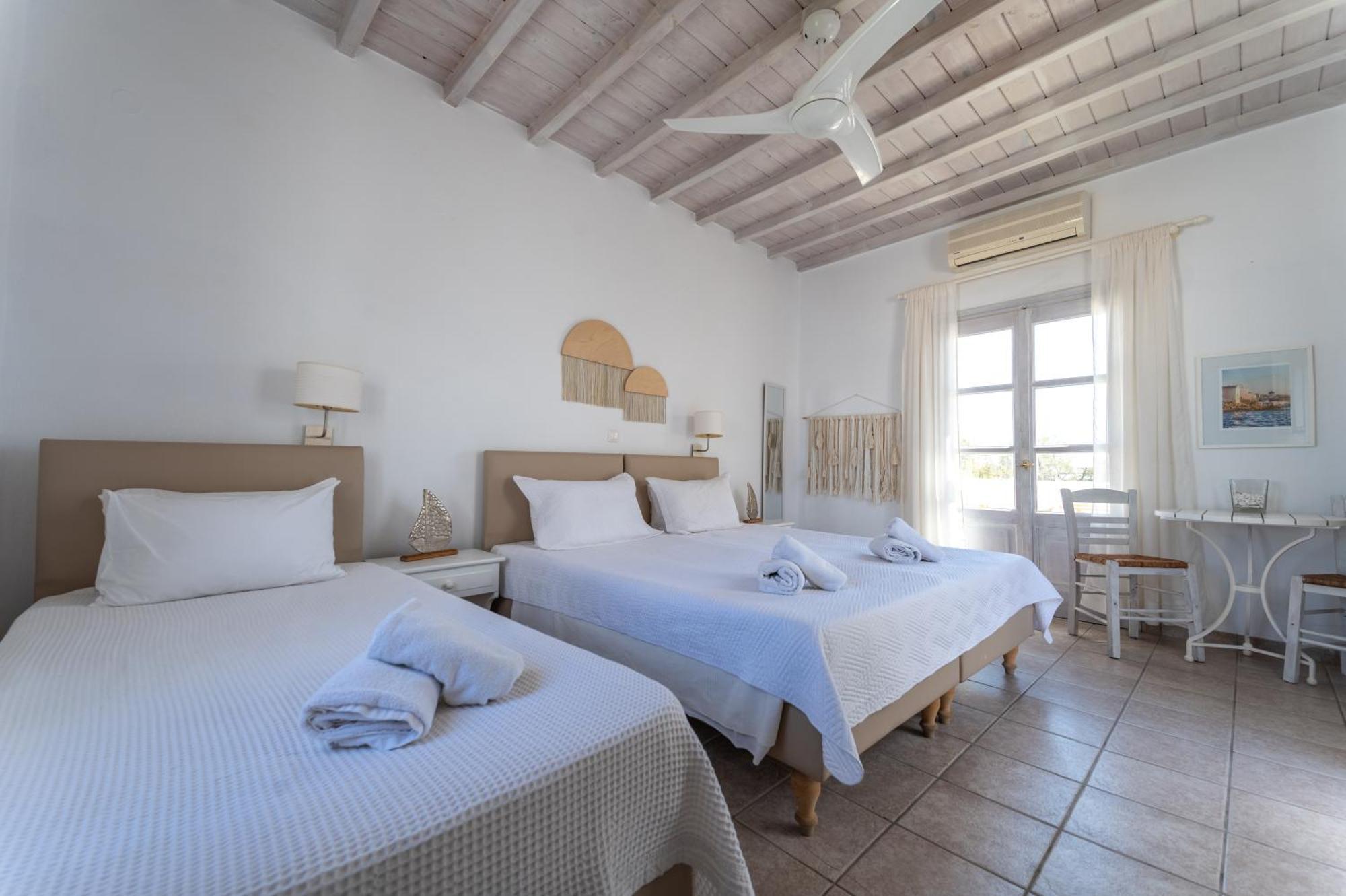 Twins-trisa * Ornos (Mykonos)