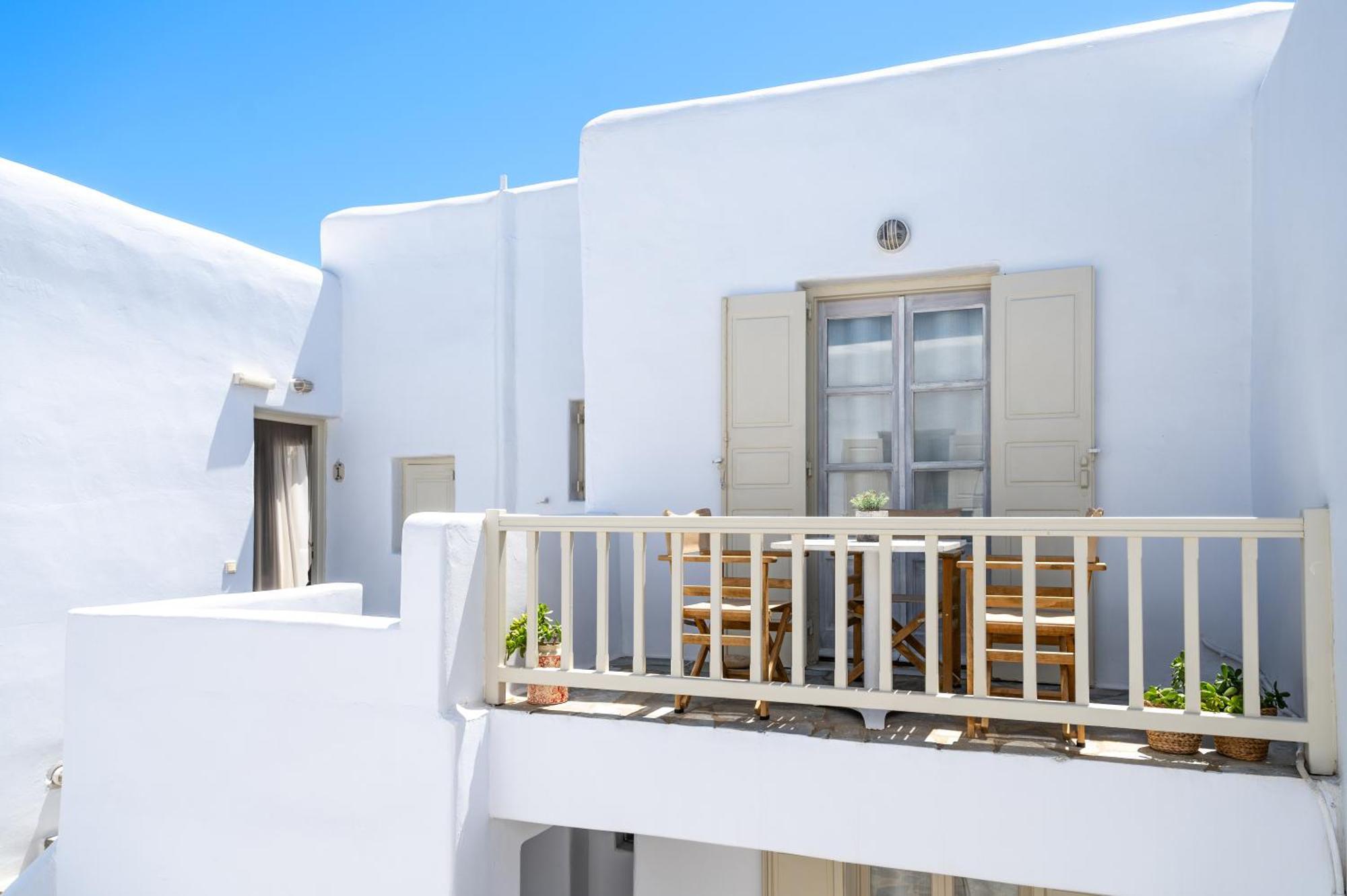 Twins-trisa * Ornos (Mykonos)